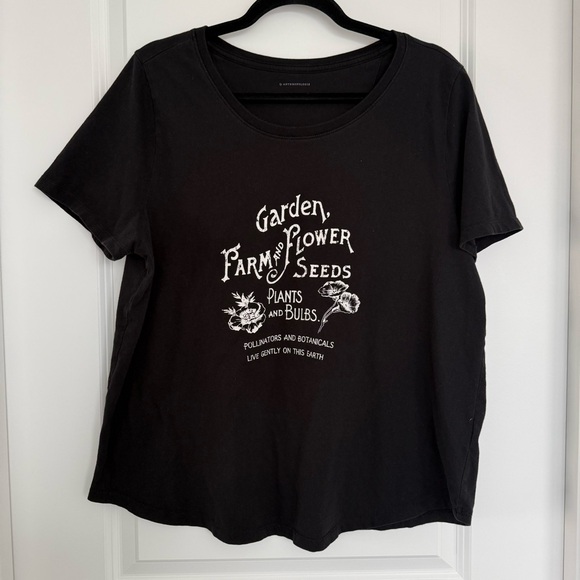Anthropologie Tops - ANTHROPOLOGIE | Garden graphic black tee Size XL